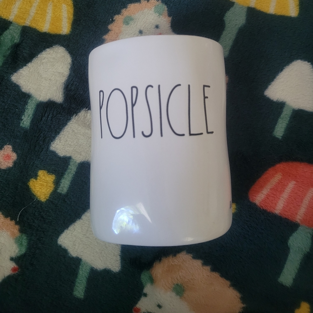 ❗SOLD❗Rae Dunn "Popsicle" Candle